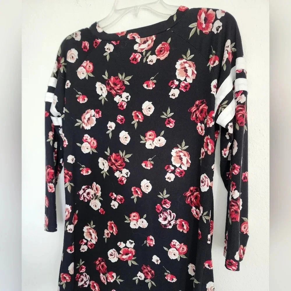 Urbanology Black Floral Dress 3/4 Sleeves V-neck 95% Polyester 5% Spandex. XXL - Picture 6 of 7